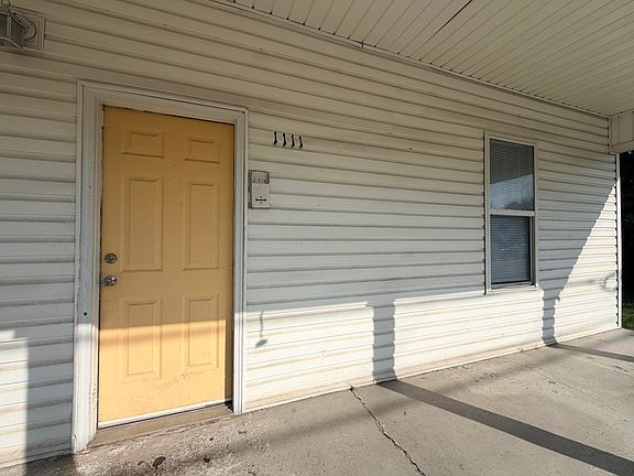 2nd image of 1111 S Willow St