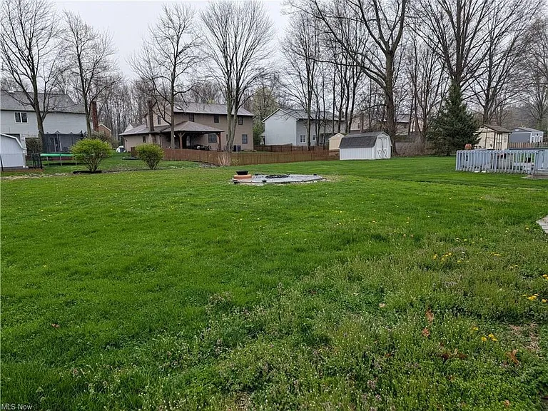 8645 Courtland Dr — Photo 16
