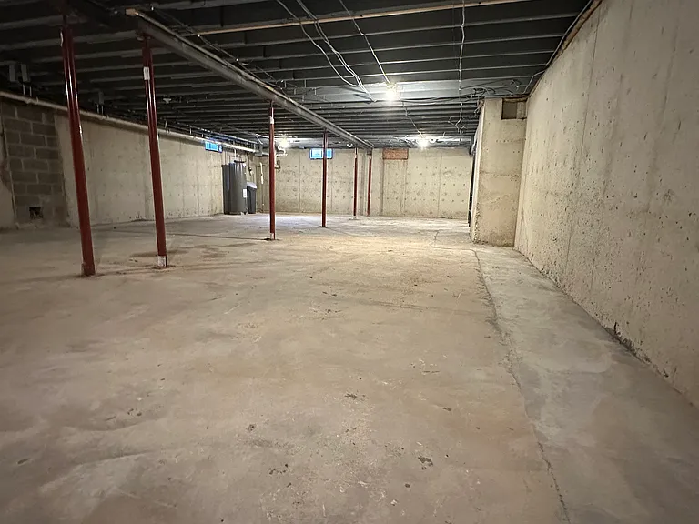 60 W Dupont Rd — Photo 10