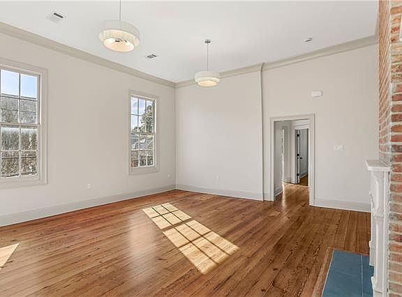 4th image of 244 Olivier St #2B