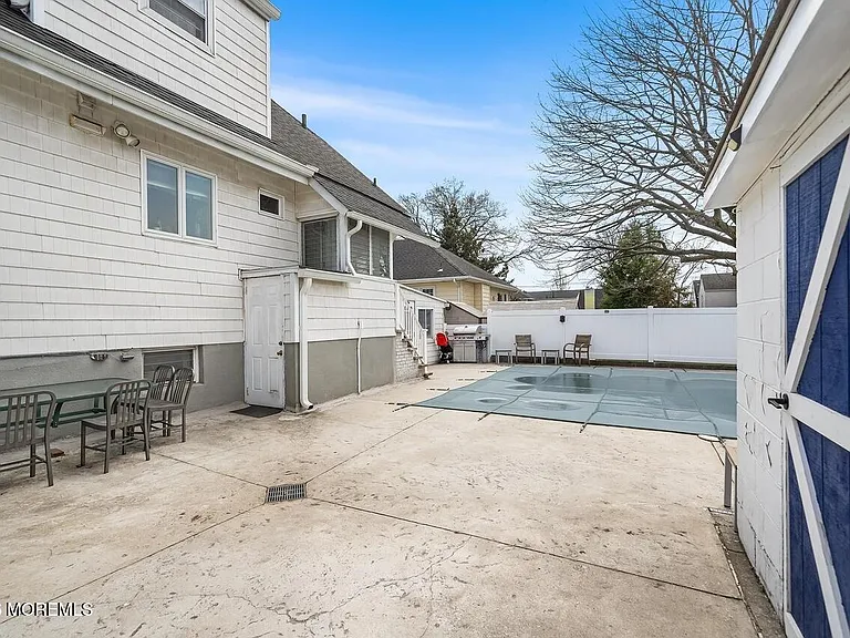 121 Summit Ave — Photo 33