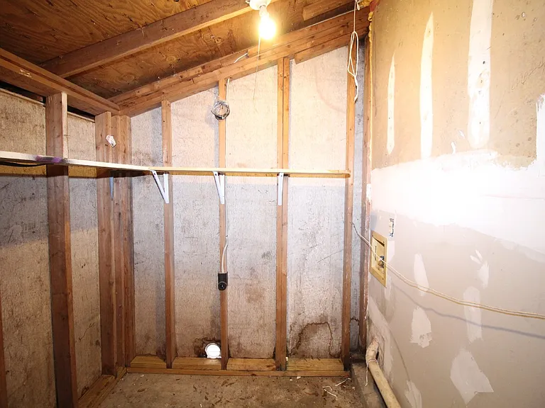 907 N 77th Ave #B — Photo 12