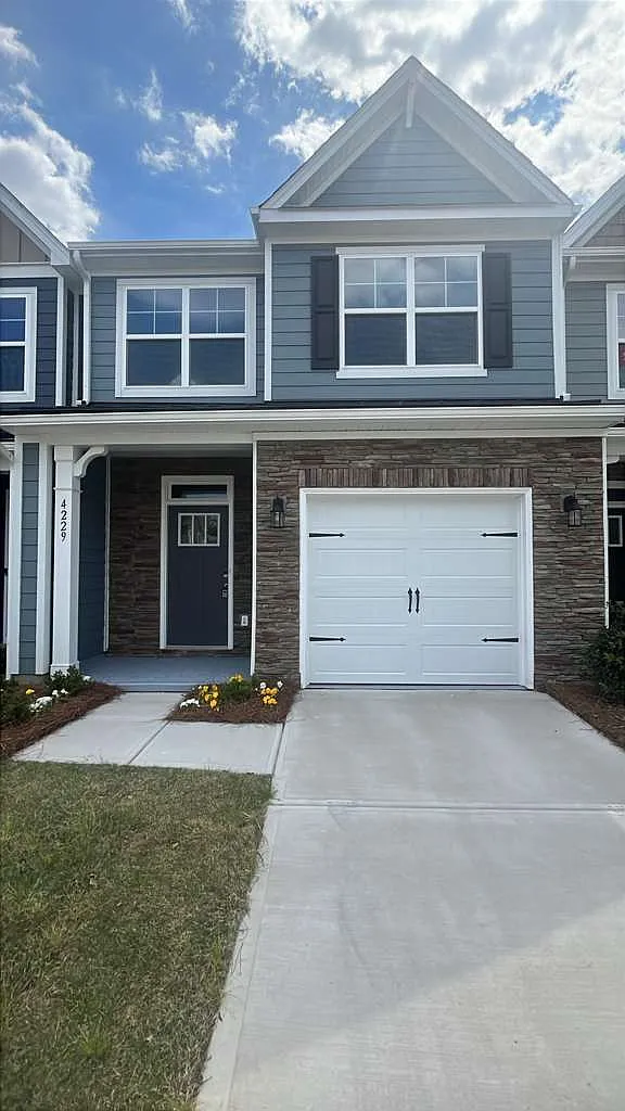 3 bed, 2.5 bath, 1732 sqft, $2,225 — Photo 1