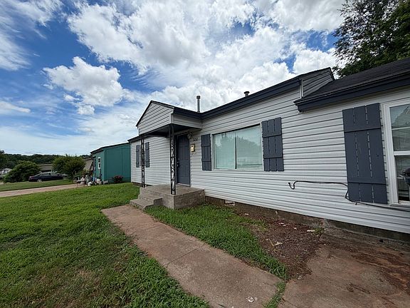 2nd image of 3212 NE 15th St