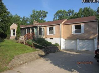 1499 Chestnut Rd, Seven Hills, OH 44131