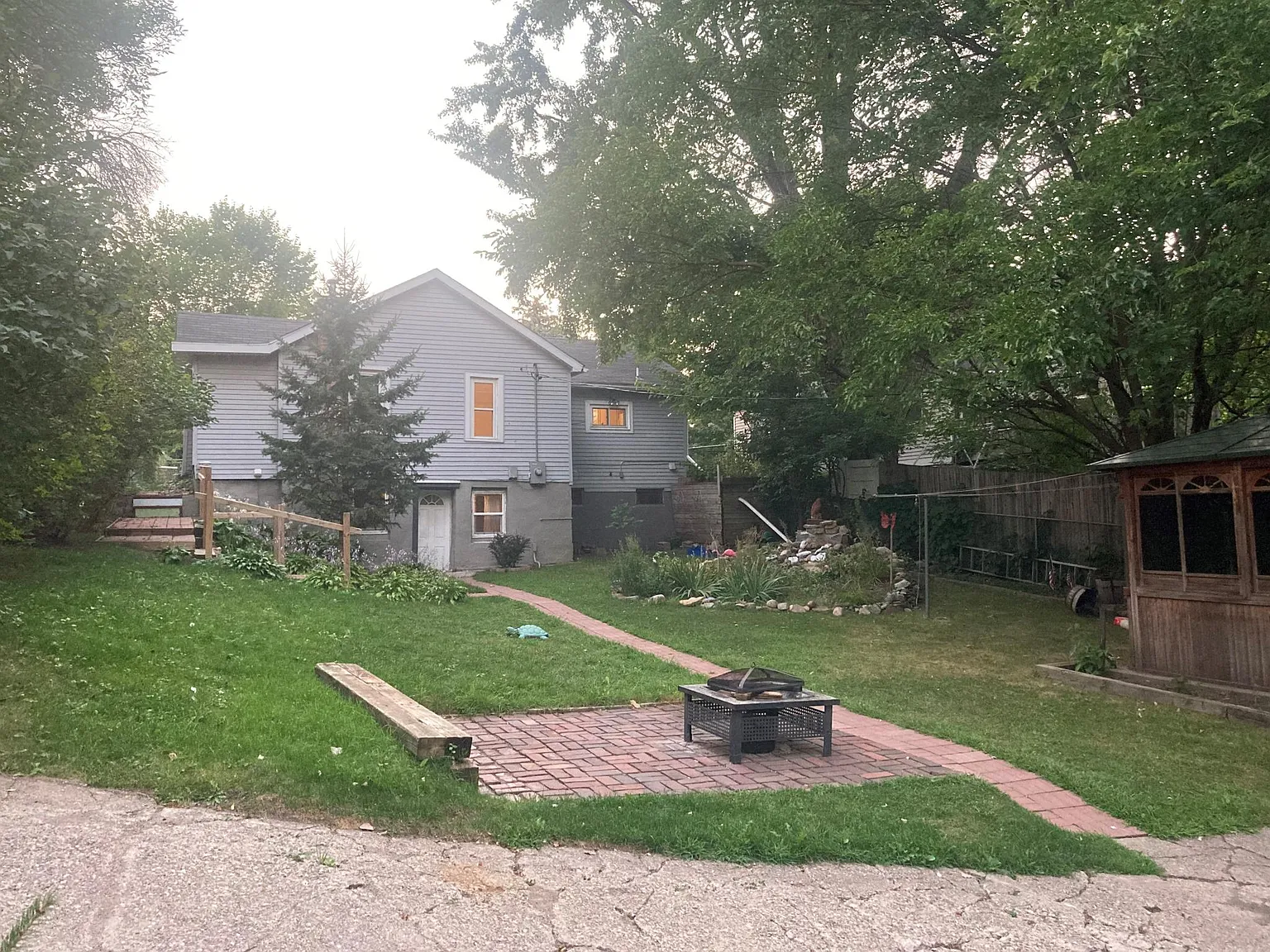 622 Winslow Ave — Photo 2