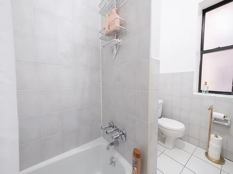 180 Claremont Ave #65 — Photo 17