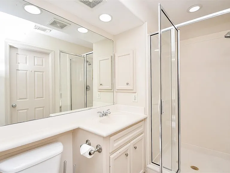 1515 Hyde Park Blvd #39 — Photo 26