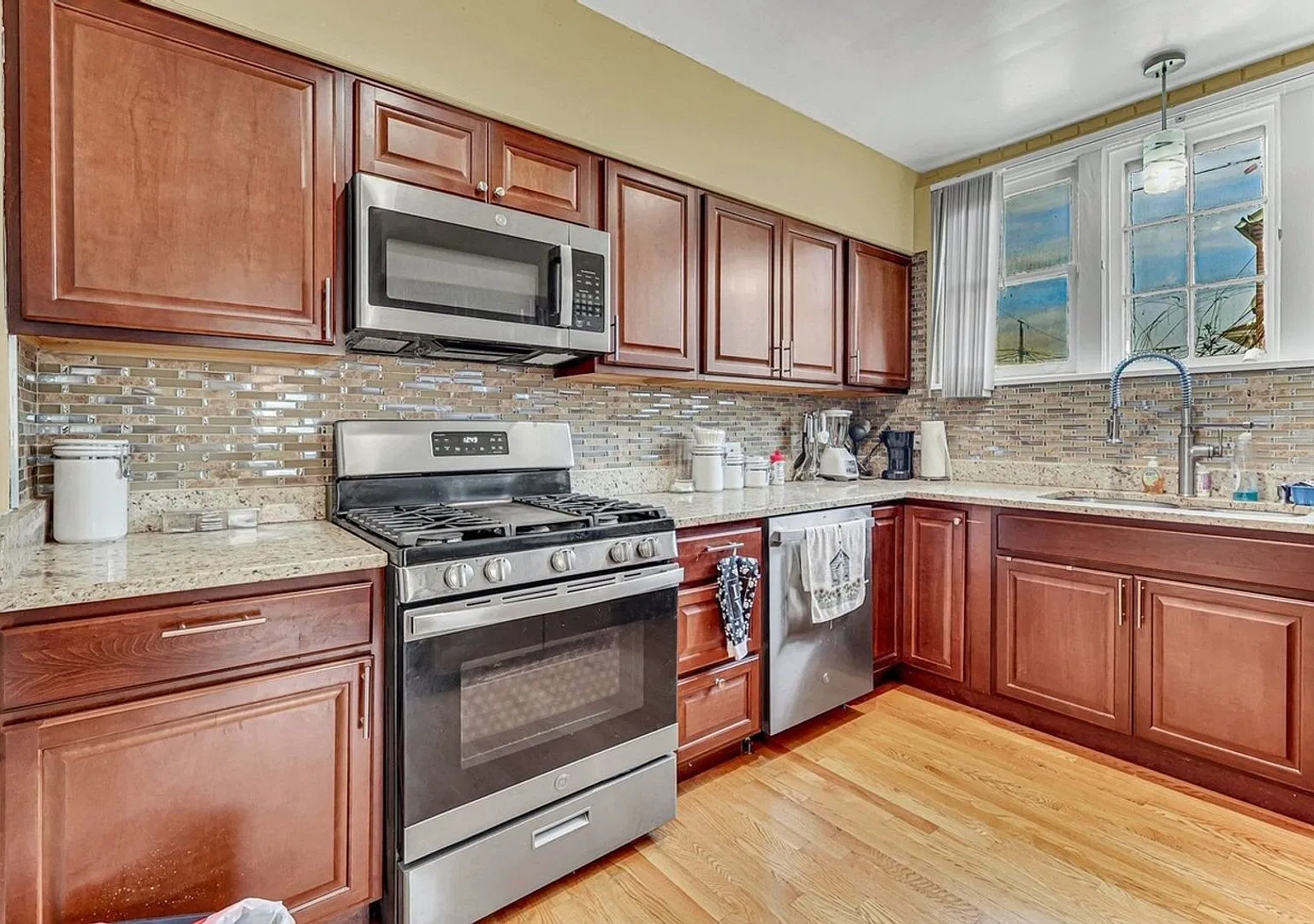 Charming 3BR House in South Shore Chicago — Photo 4