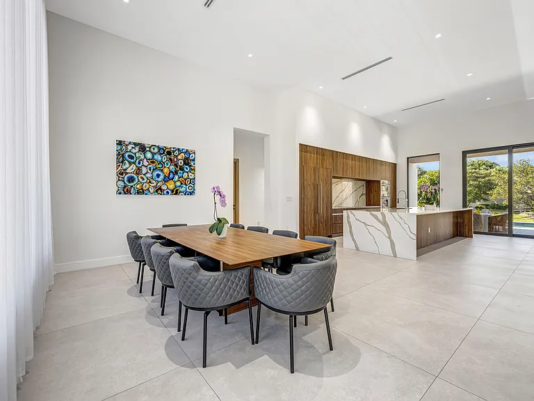1000 SW 93rd Ave — Photo 11