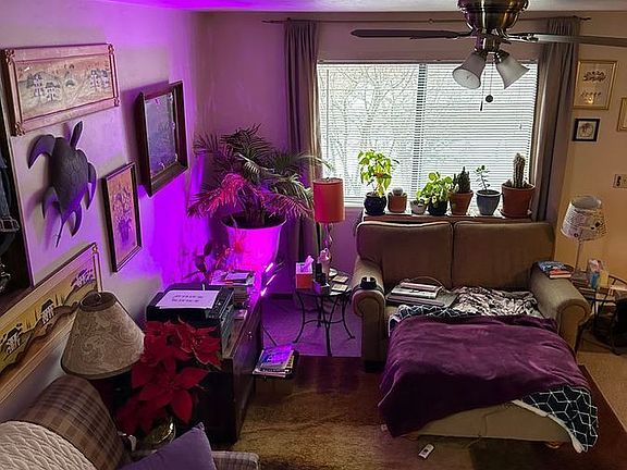 5th image of 100 11th St APT B