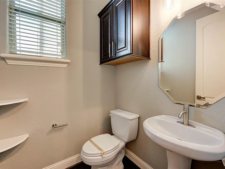 5711 Allen St — Photo 23
