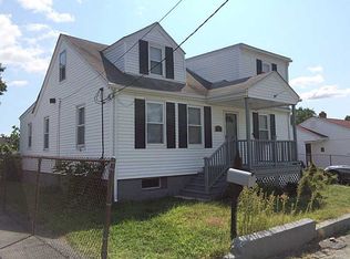 5 Di Fillippo Ct, North Providence, RI 02904