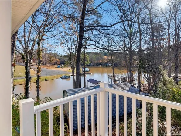 332 Eagle Trl, Bracey, VA 23919
