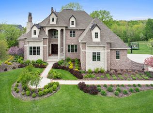 7445 N Ashford Ct, Appleton, WI 54913