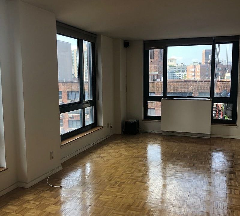 1st image of 1 Irving Pl APT U17f