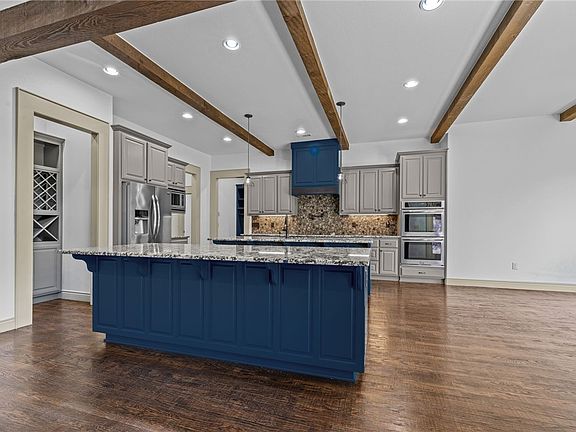 3rd image of 2202 W Carolina Way