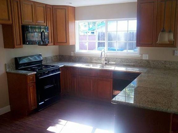 3rd image of 190 Briarcliff Dr