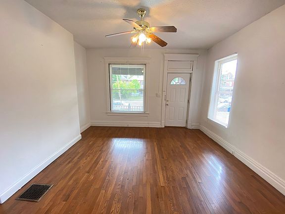 4th image of 1616 Summit St #1618