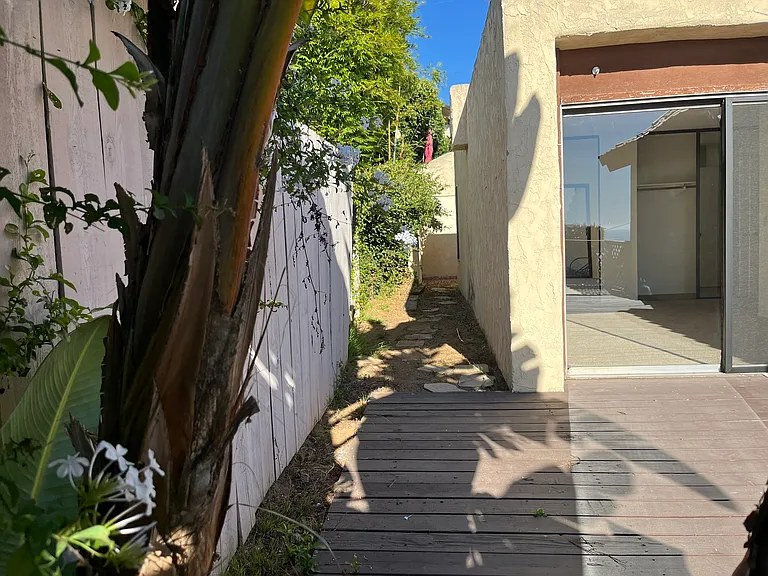 1749 Haydn Dr — Photo 10
