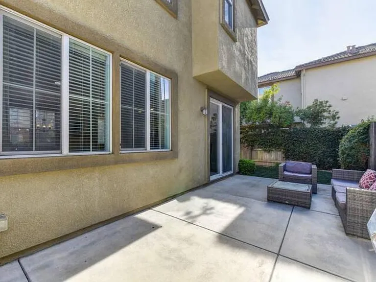 390 Caravaggio Cir — Photo 30