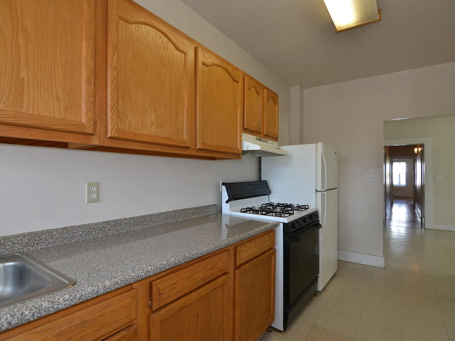 3 bed, 1111 sqft, $1,265 — Photo 2