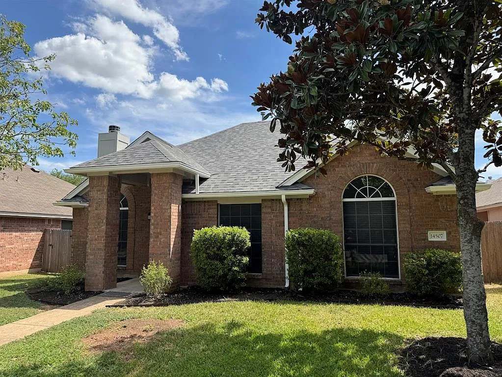 3 bed, 2.0 bath, 1087 sqft, $1,800 — Photo 4