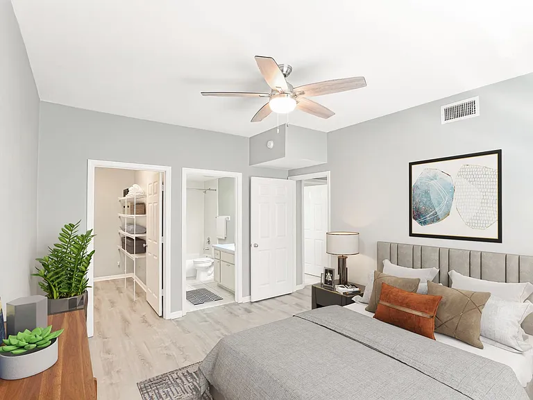 2304 SW 35th Pl — Photo 48