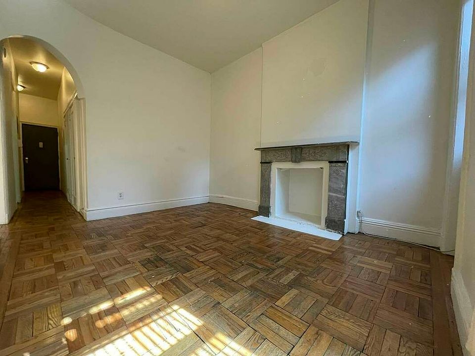 1st image of 410 W 46th St APT 2B