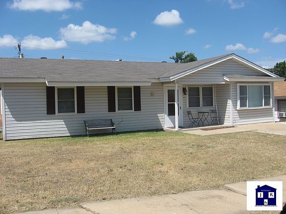 2nd image of 817 Kielman Dr