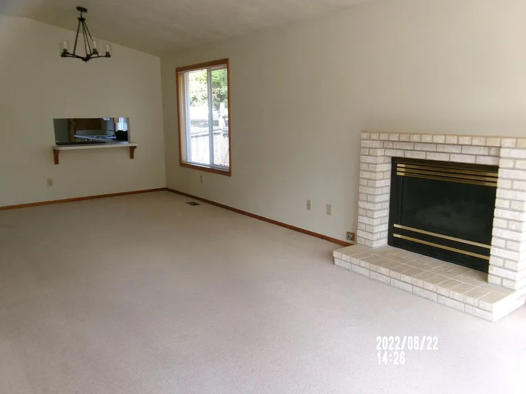 1431 SW Birdie Dr — Photo 5