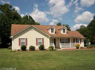 208 Grand Oaks Dr, Gibsonville, NC 27249