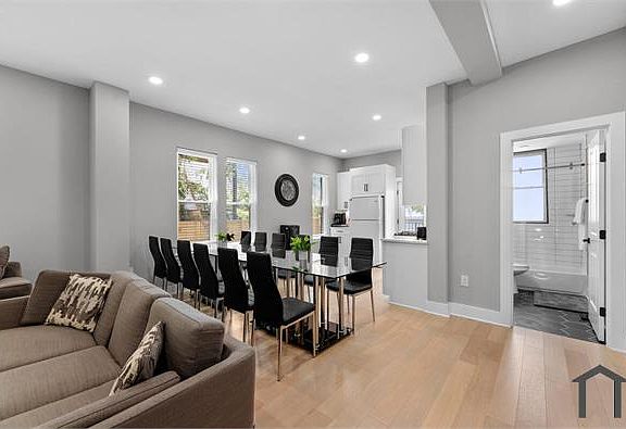 2nd image of 1017 Euclid St NW APT 1
