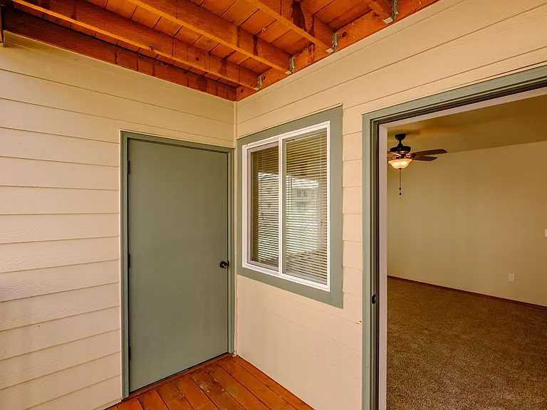 Oak Springs Apartments — Photo 9