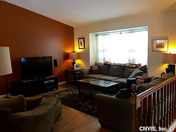 3rd image of 415 Idlewood Blvd