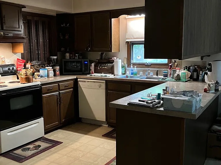 4852 Rosewell Dr — Photo 25