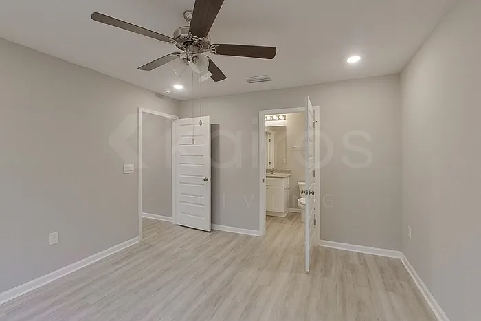 305 Monarch Ln — Photo 17
