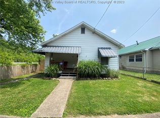 192 4th St, Dunbar, WV 25064