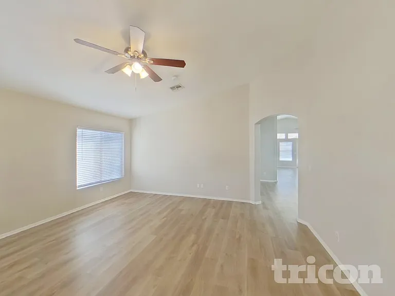 8529 W Hughes Dr — Photo 3