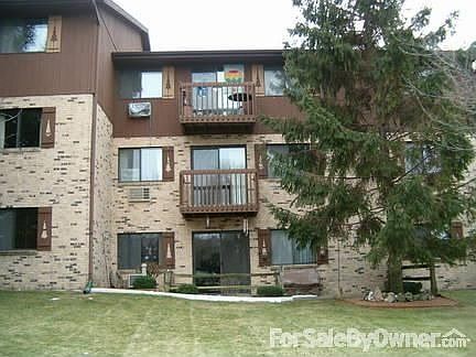 1st image of 928 Wisconsin Ave APT 208