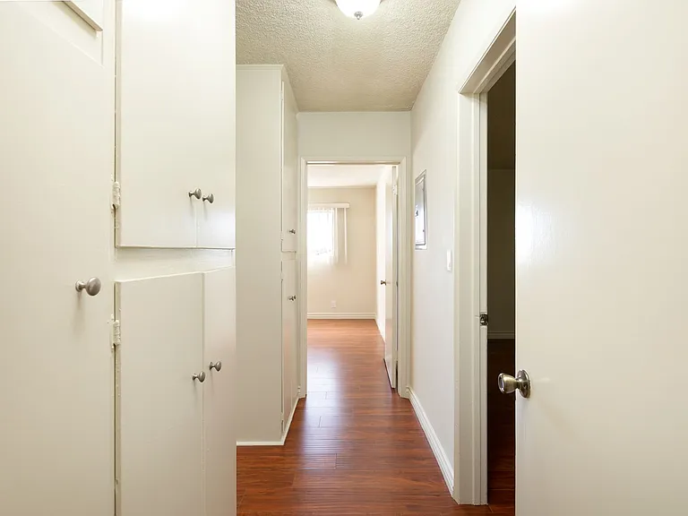 1030 N Harper Ave — Photo 17
