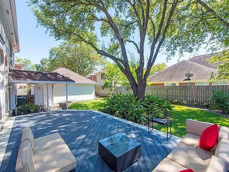 14111 Manderly Dr — Photo 36