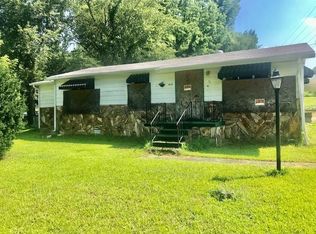 404 N Railroad St, Earlington, KY 42410