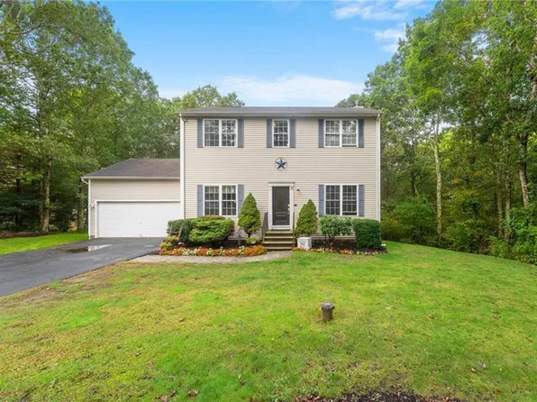 38 Audubon Ln, Hope, RI 02831