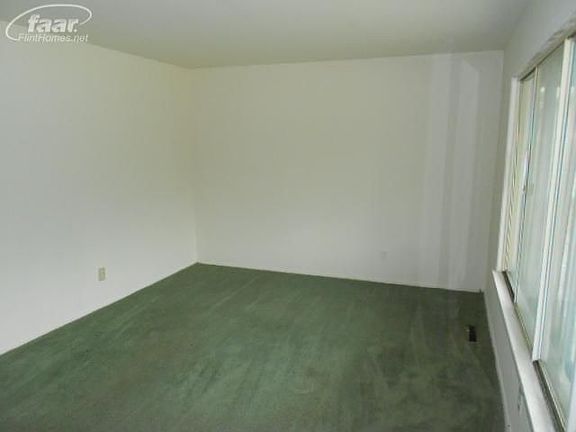 3rd image of 1482 W Humphrey Ave