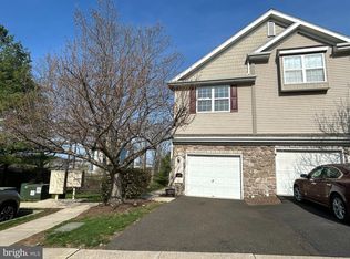 445 Fort Hill Cir, Fort Washington, PA 19034