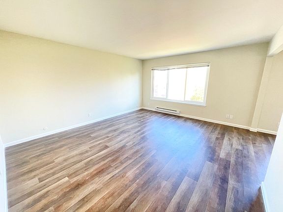 3rd image of 470 21st Ave APT 1