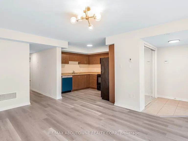 2441 Greenwich Dr #1 — Photo 19