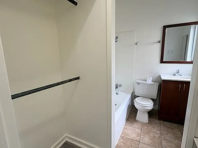 1058 Molino Ave — Photo 5
