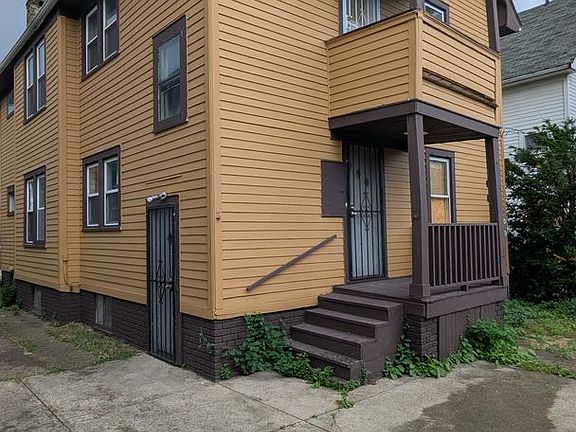 3rd image of 12521-12523 Locke Ave